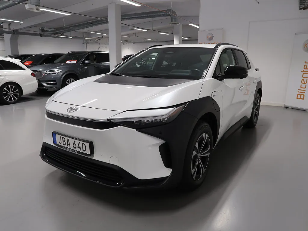 Vehicle image 8