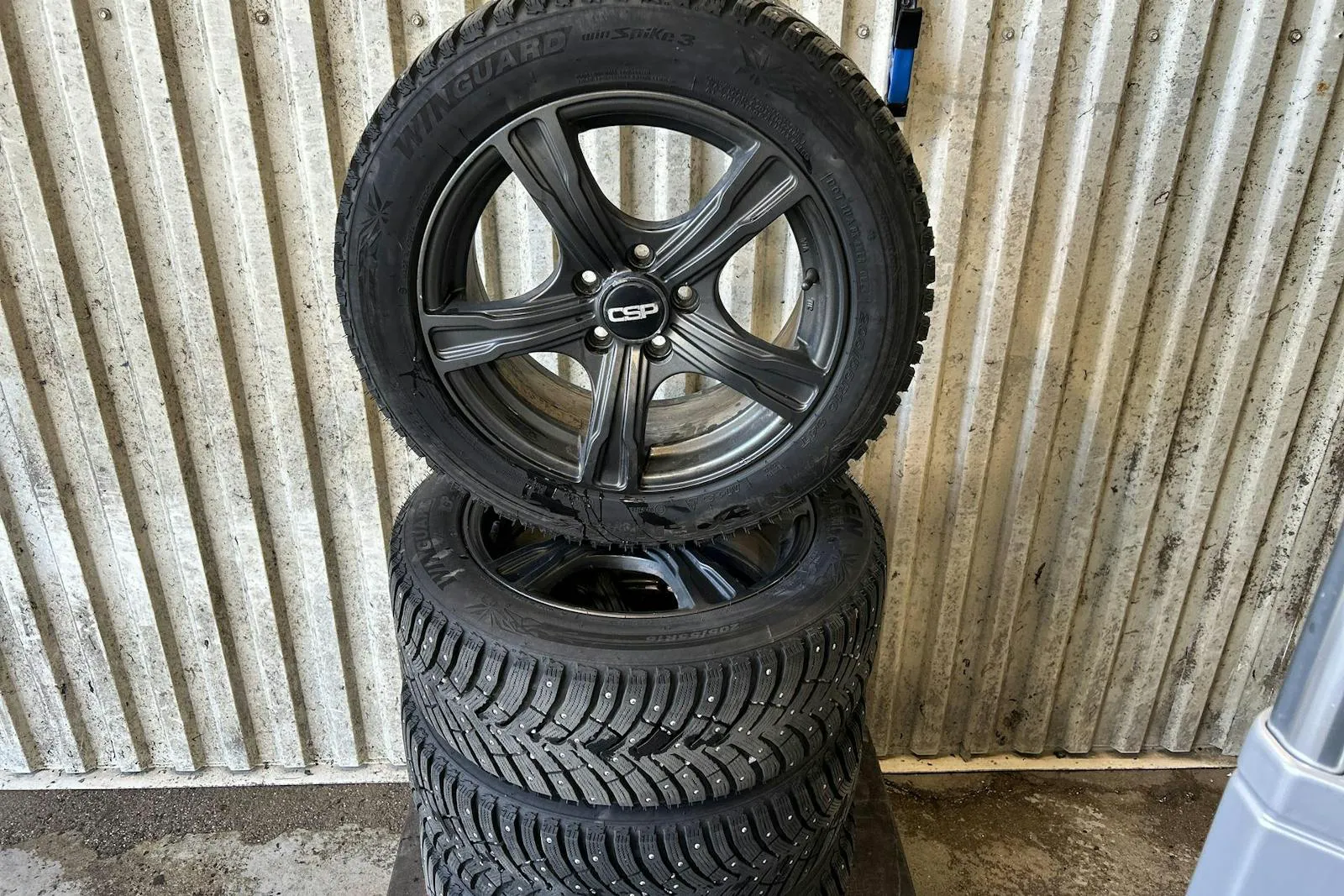 Vehicle image 11