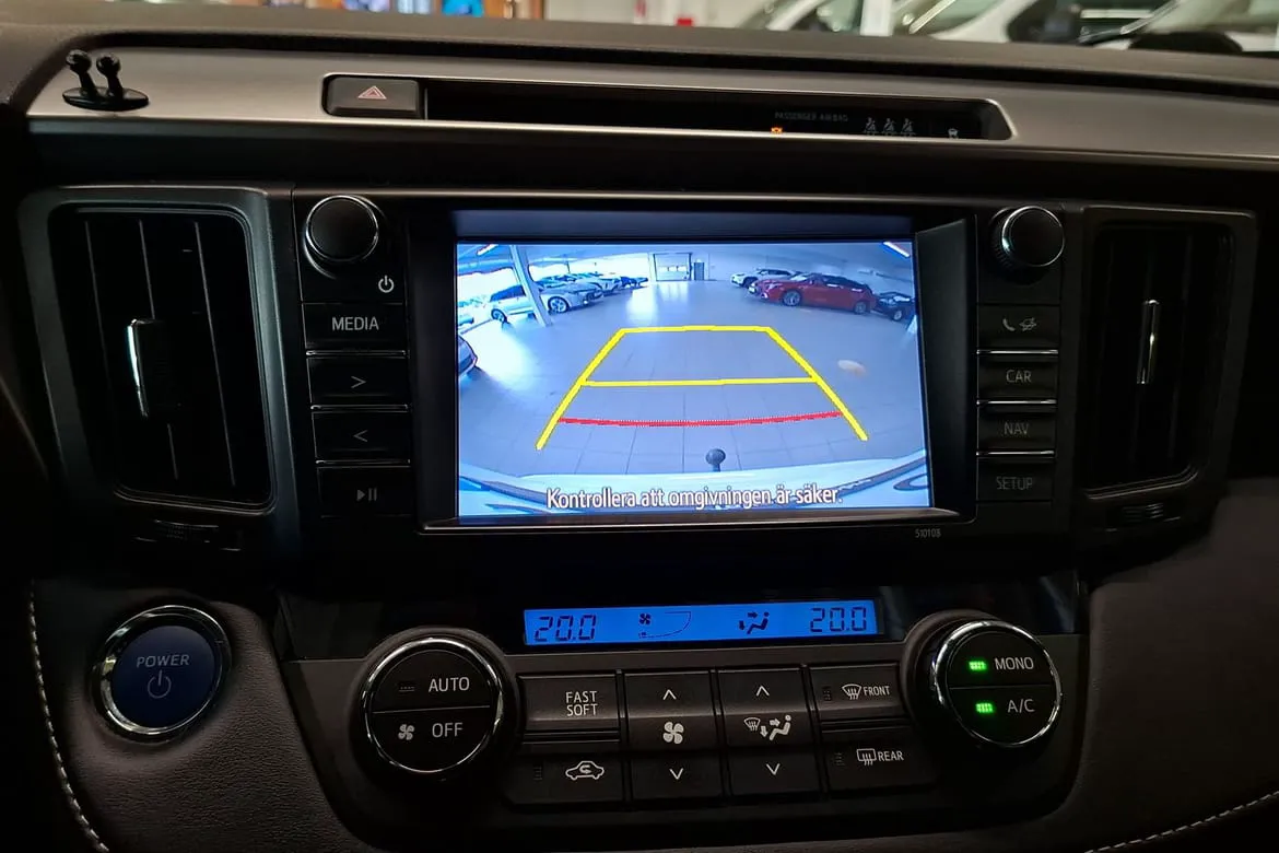 Vehicle image 18