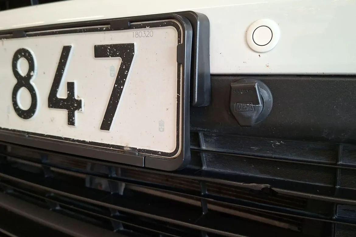Vehicle image 21