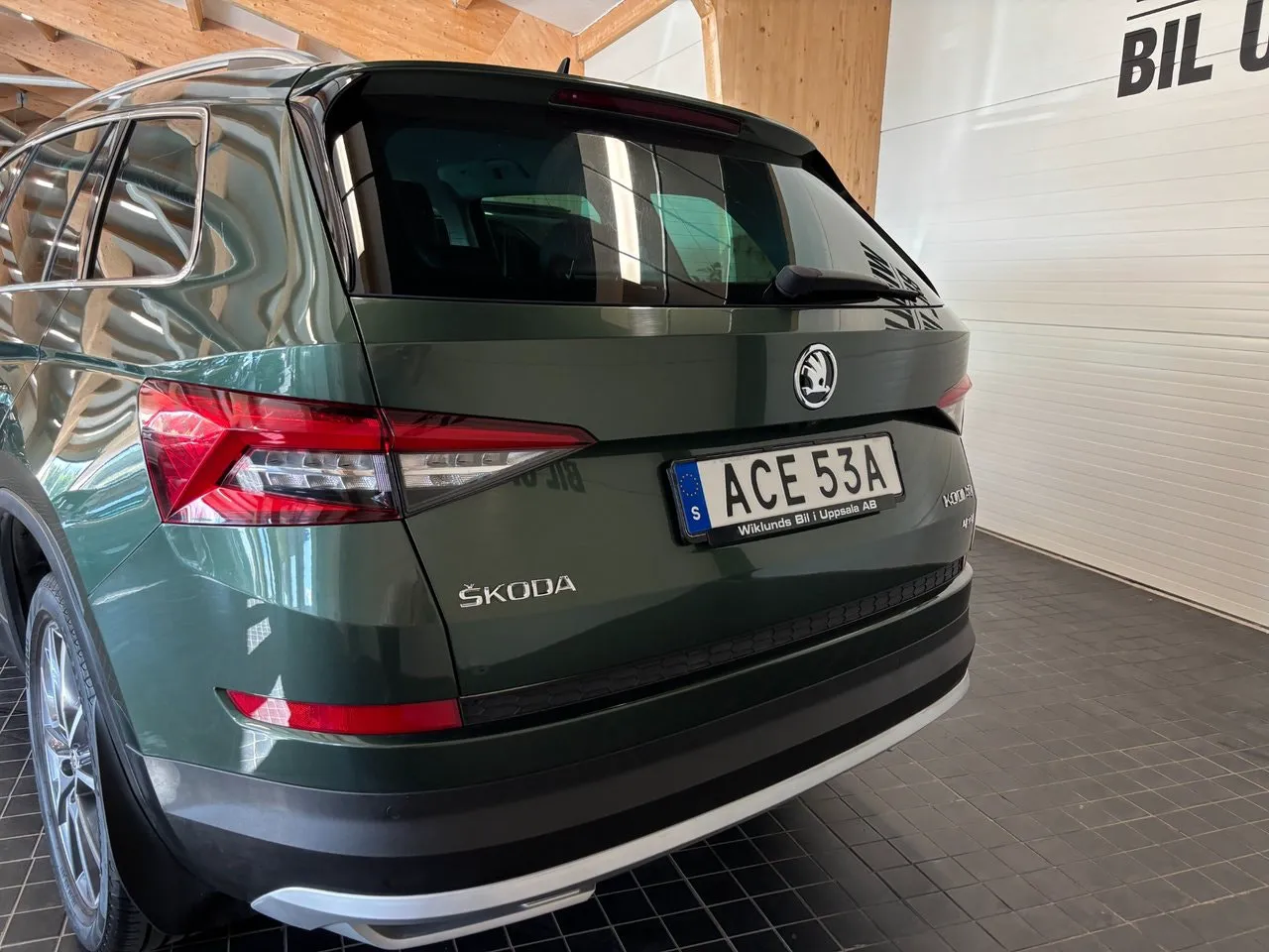 Vehicle image 18
