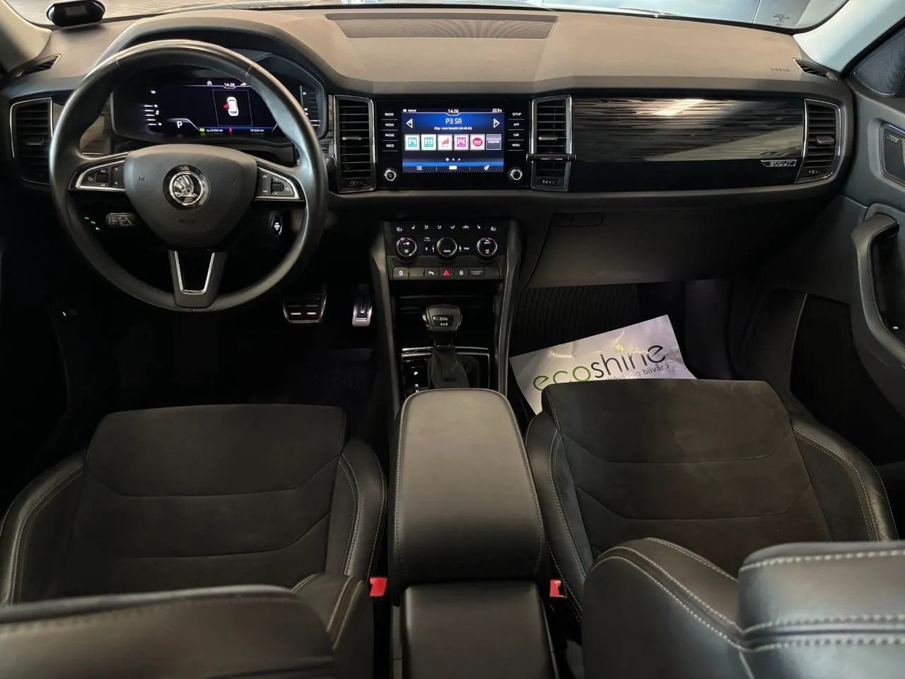 Vehicle image 15