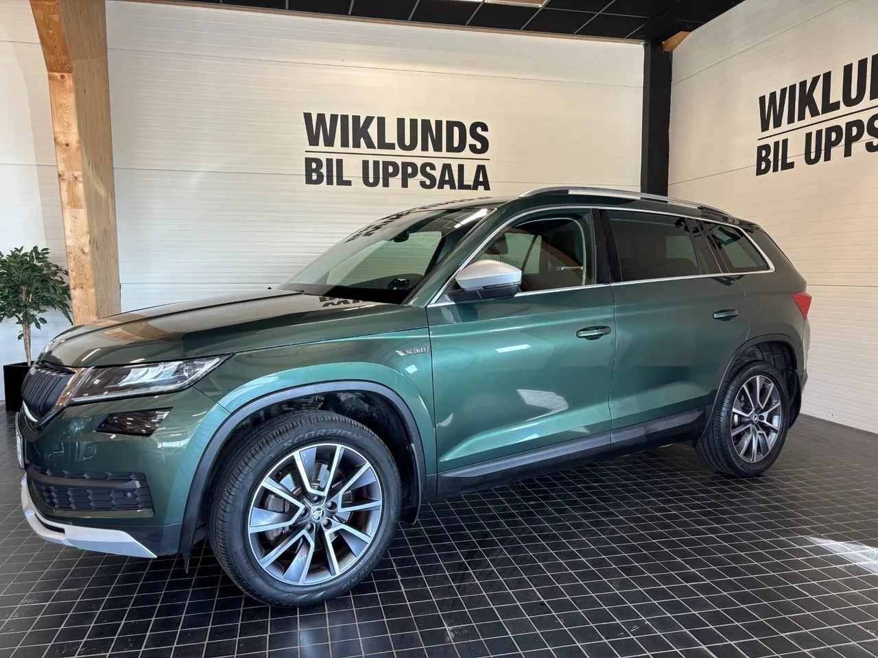 Vehicle image 1