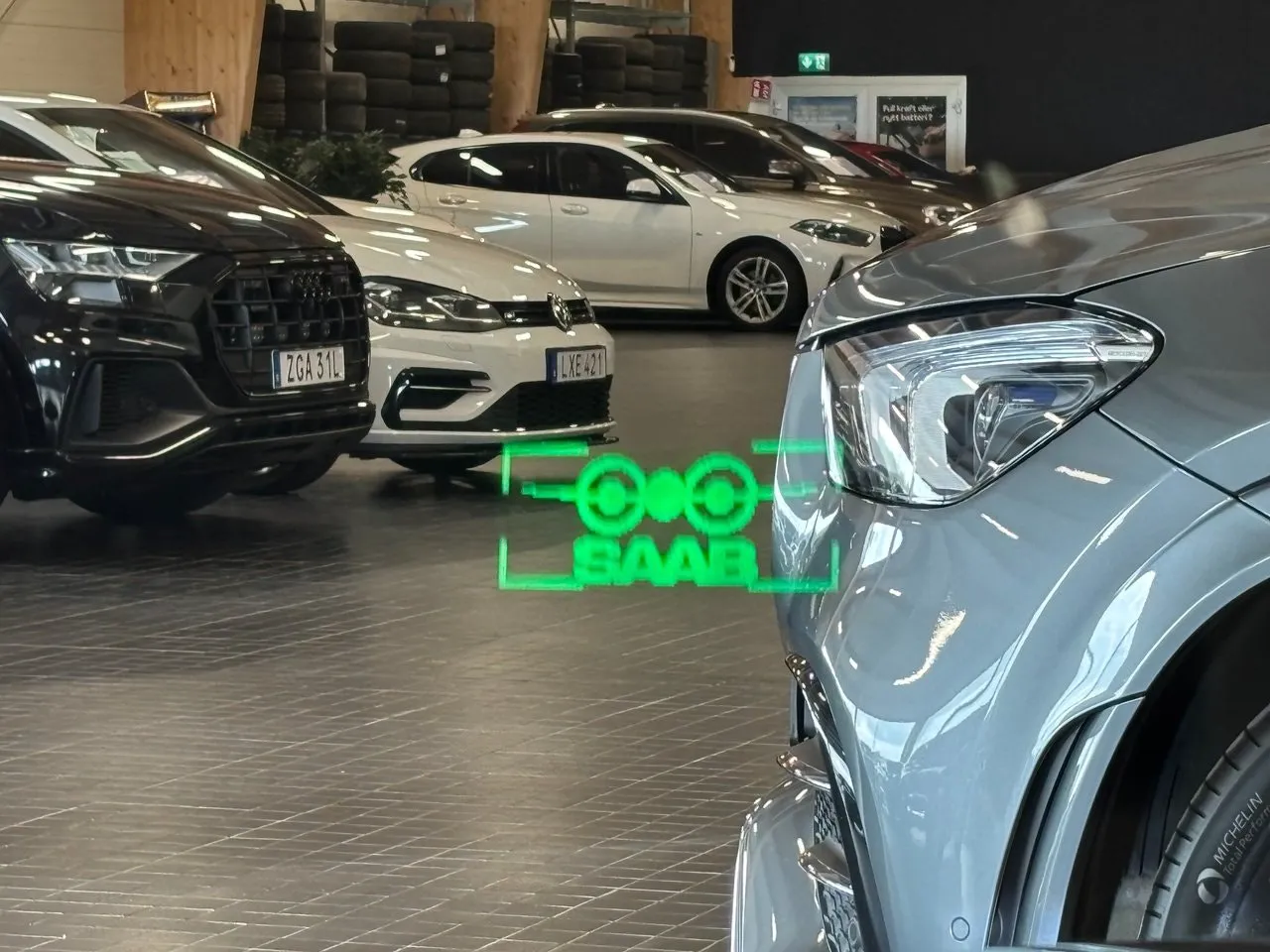 Vehicle image 10