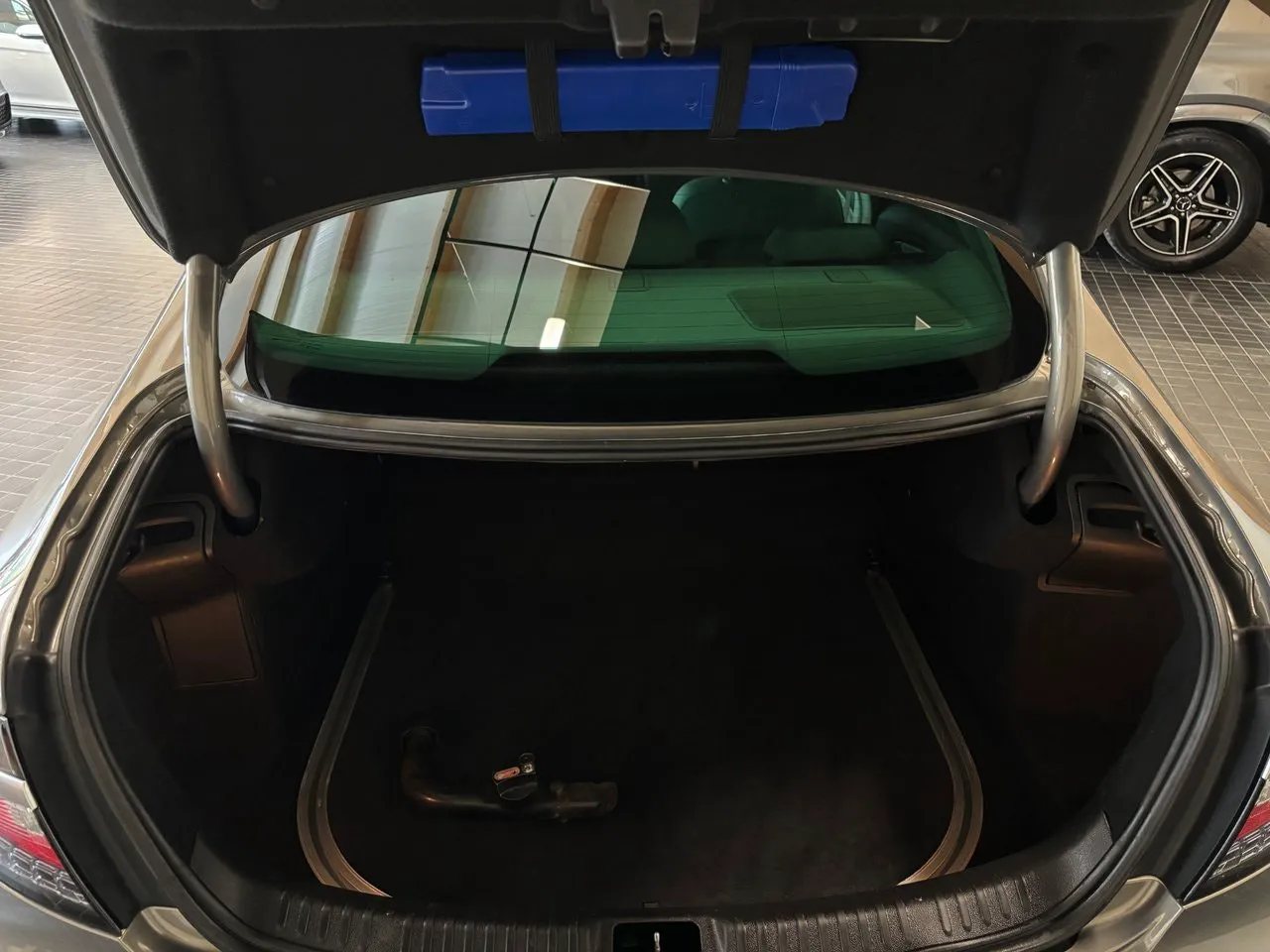 Vehicle image 25