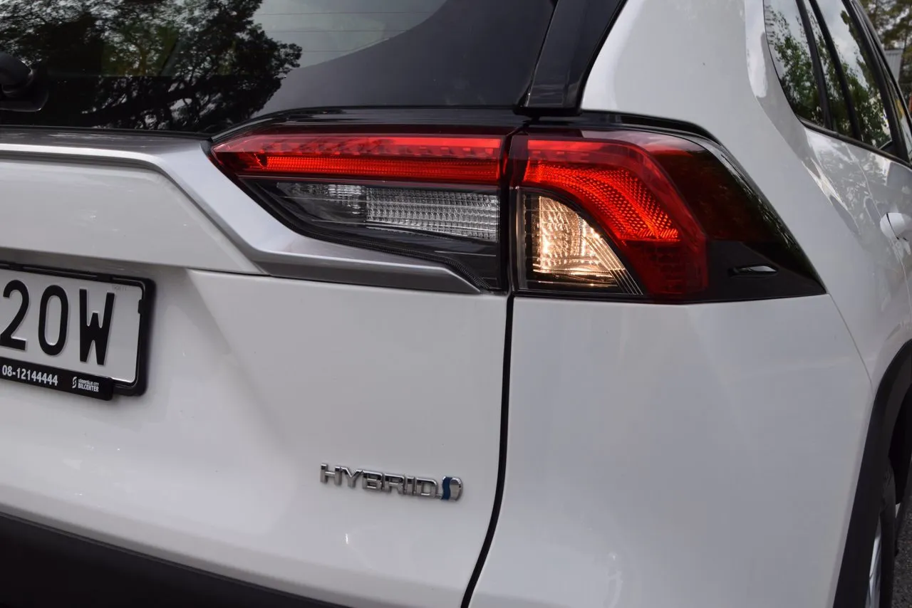 Vehicle image 19