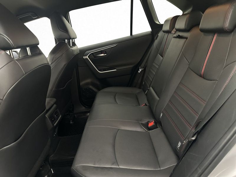Toyota RAV4 bild 12