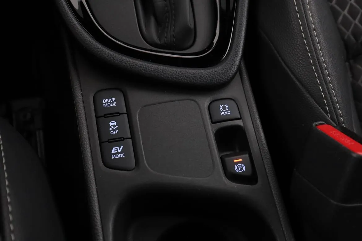 Vehicle image 25