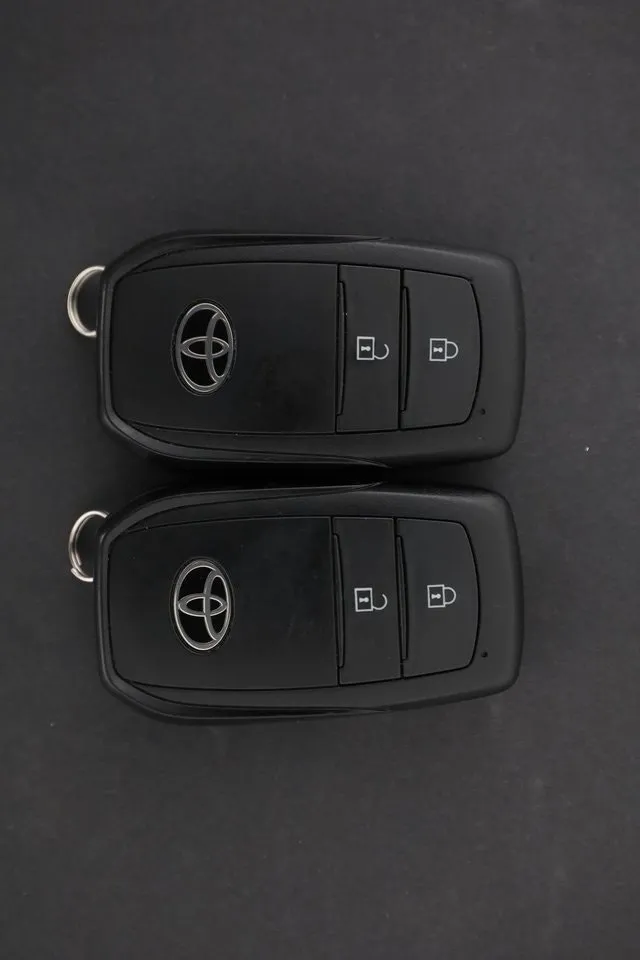 Vehicle image 32