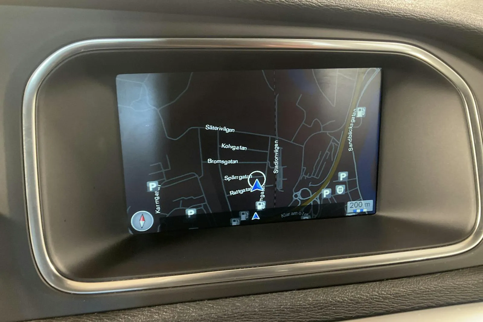 Vehicle image 10