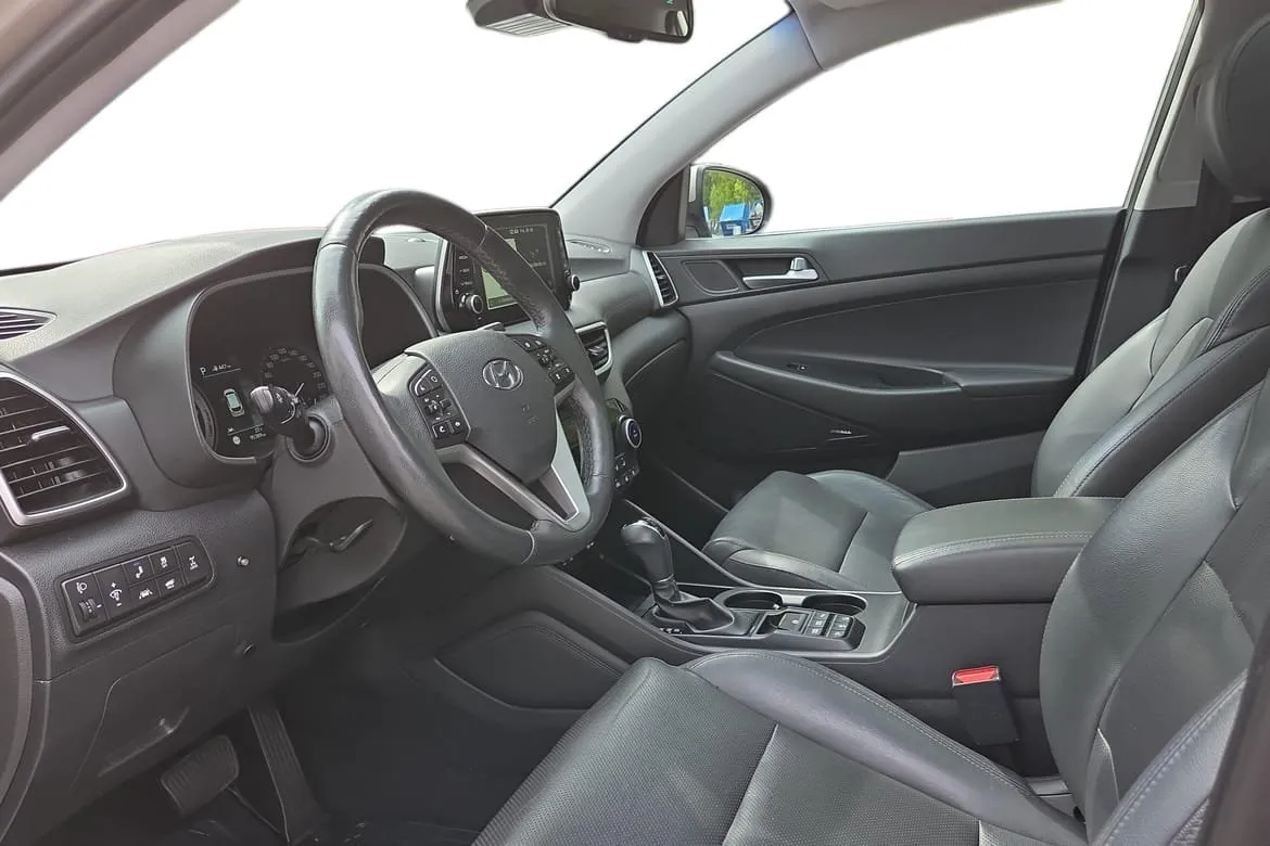 Vehicle image 14