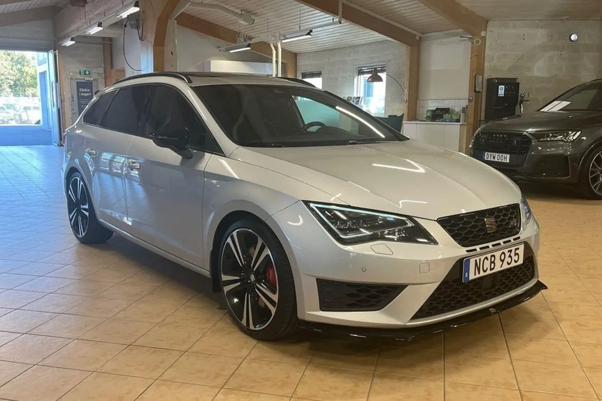 Vehicle image 16