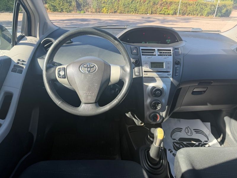 Toyota Yaris bild 8