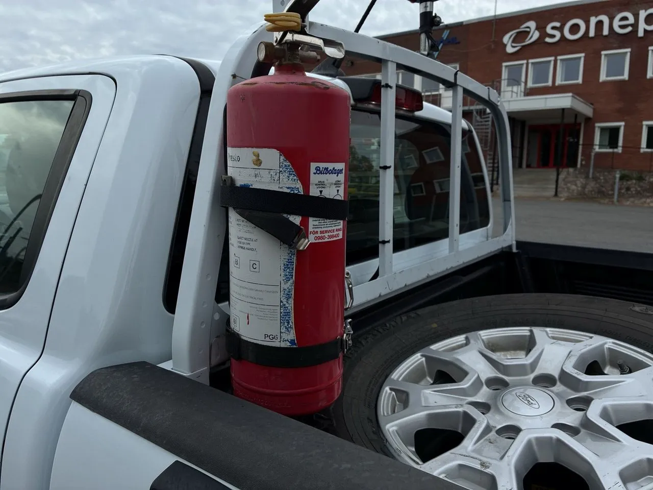 Vehicle image 18