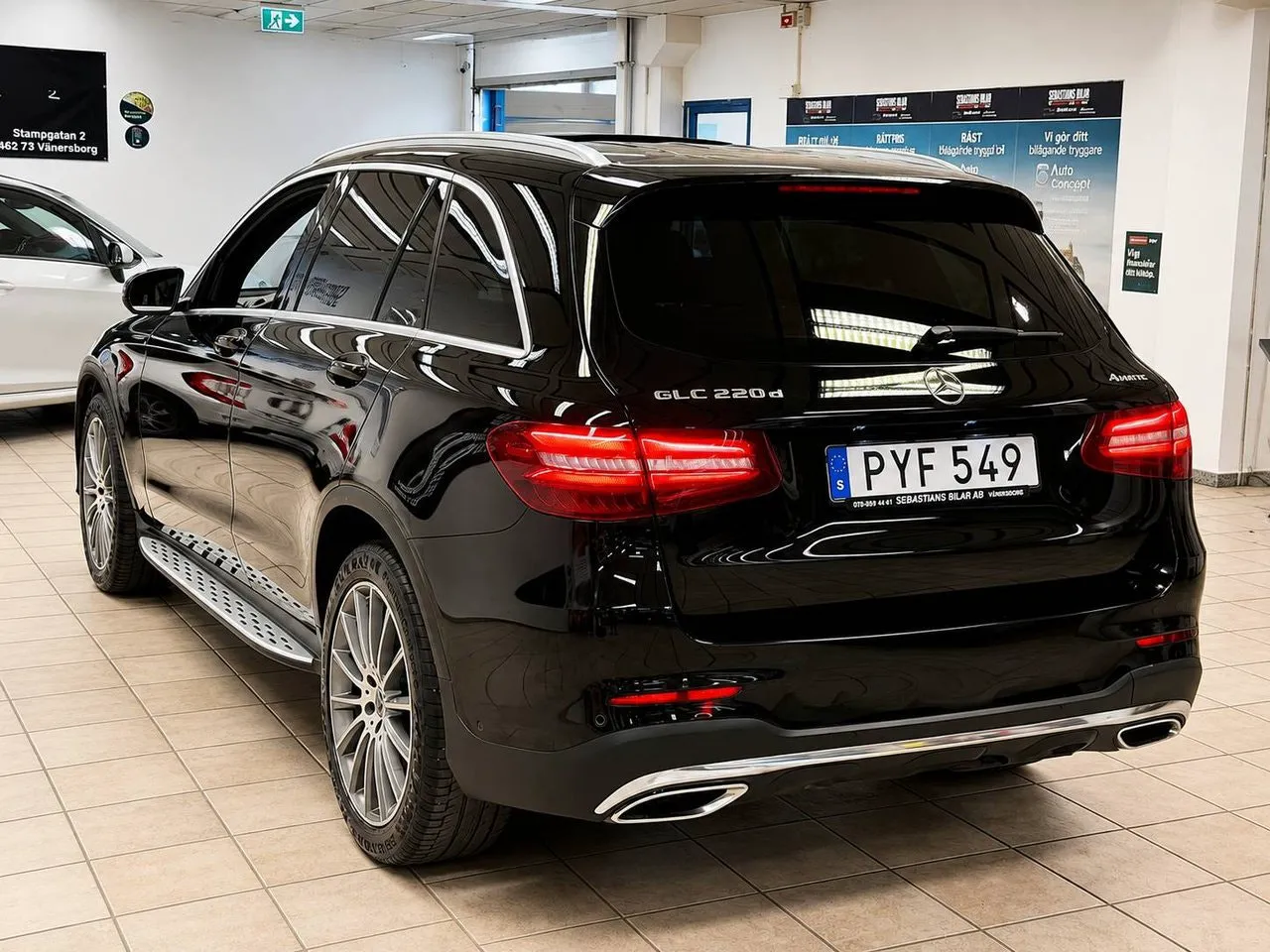 Vehicle image 5