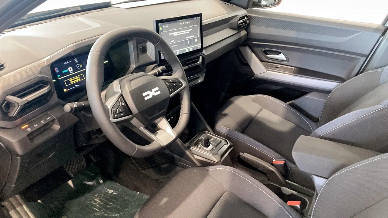 Vehicle image 7