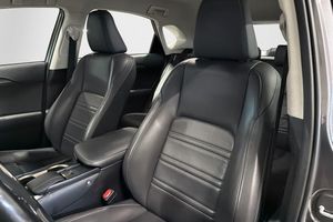Lexus NX bild 10