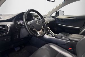 Lexus NX bild 8