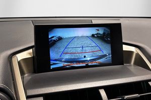 Lexus NX bild 18