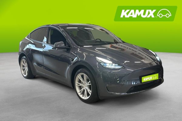 Tesla Model Y Long Range AWD Pano Läder Moms 514hk - 2021