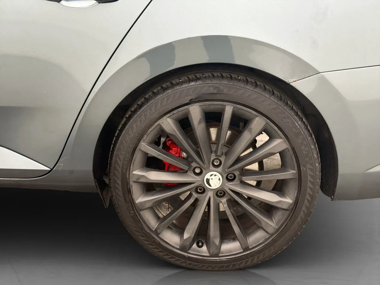 Vehicle image 30