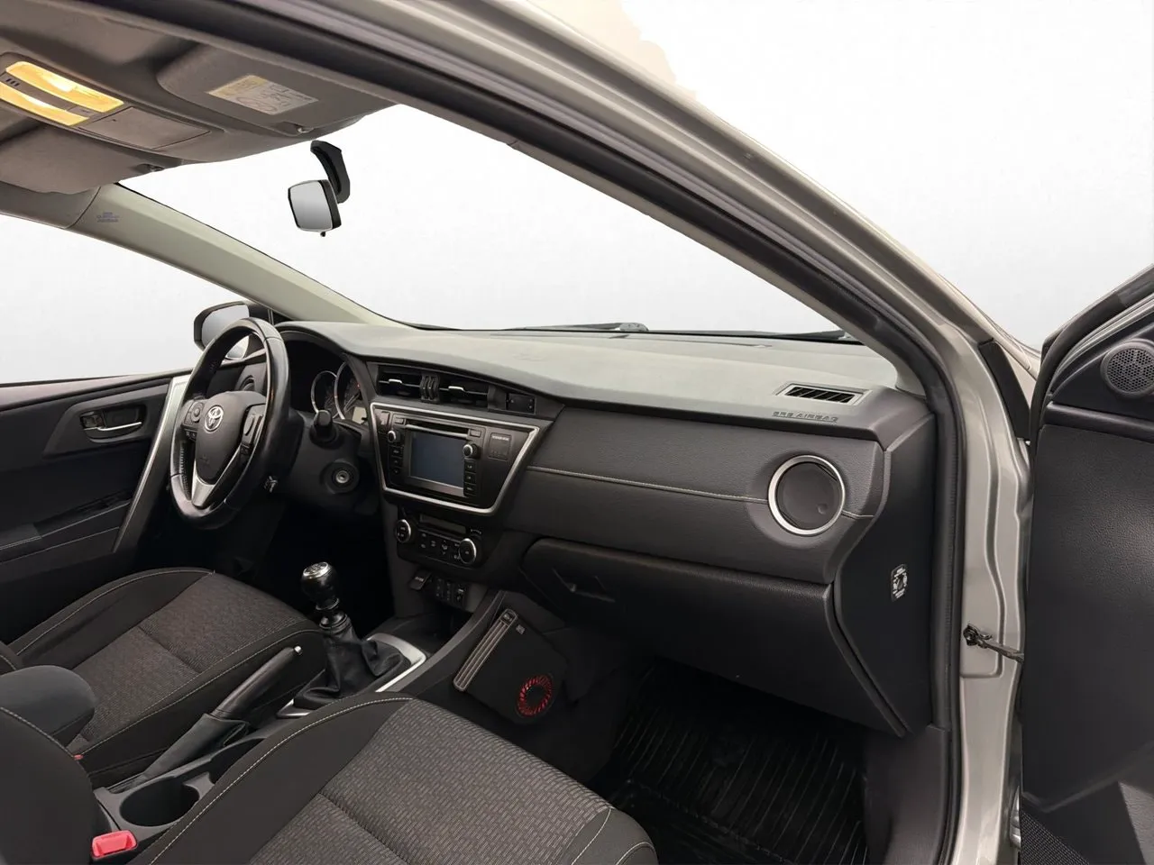 Vehicle image 14