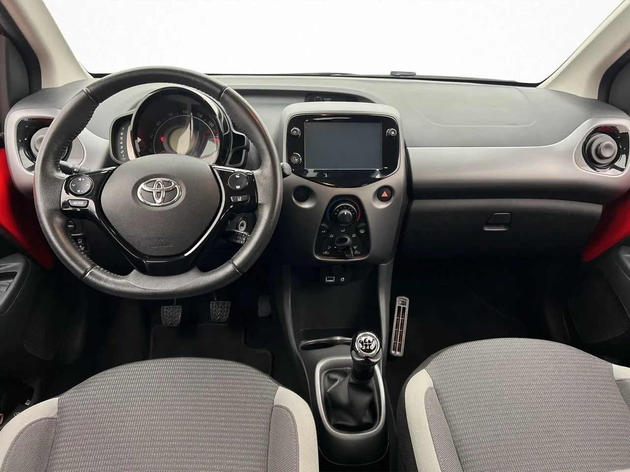 Vehicle image 11