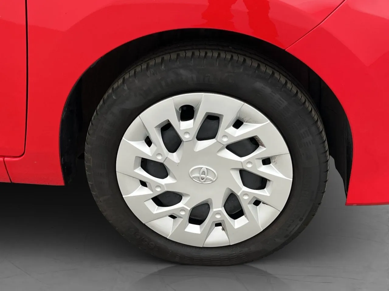 Vehicle image 25