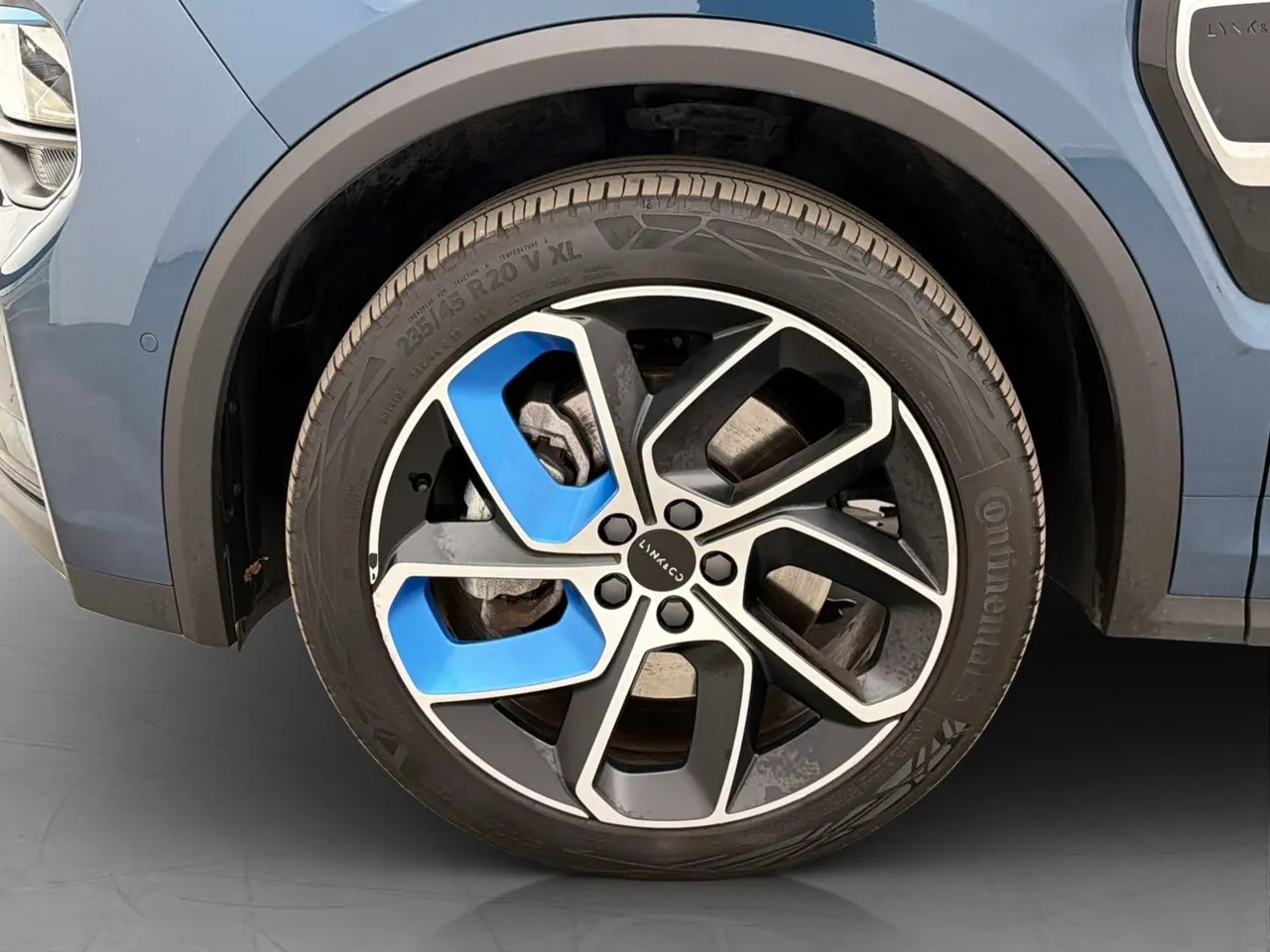 Vehicle image 30