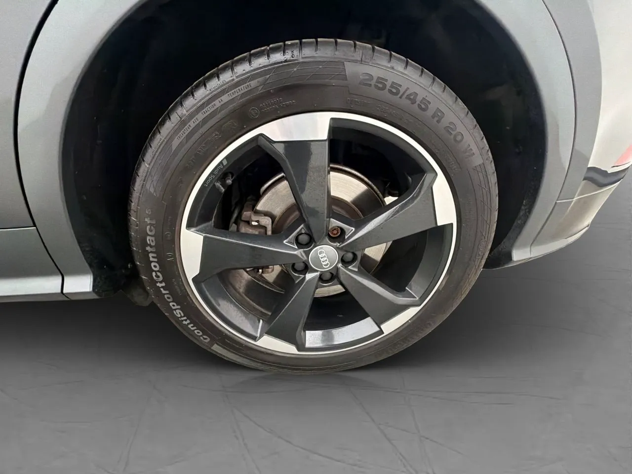 Vehicle image 33