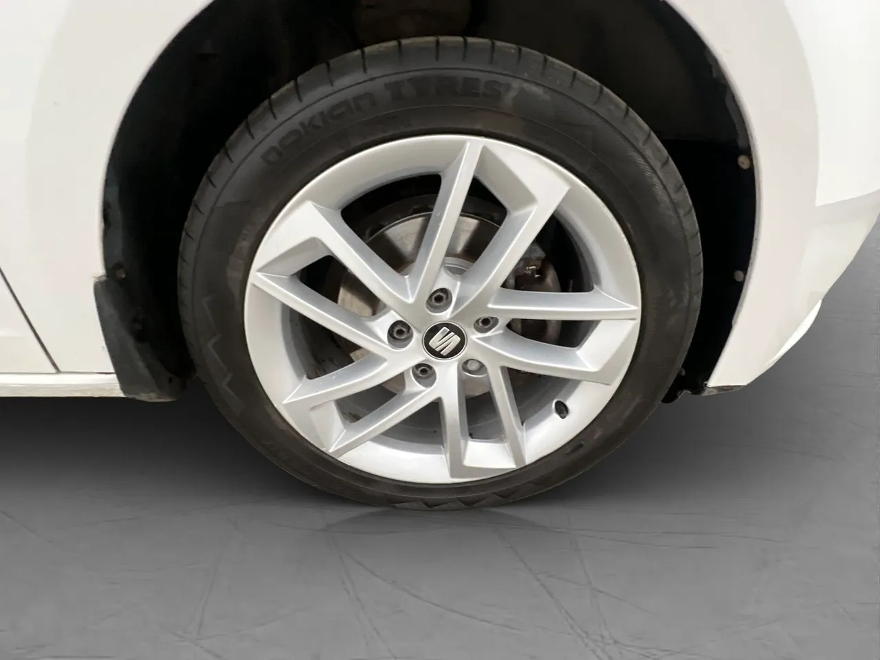 Vehicle image 23