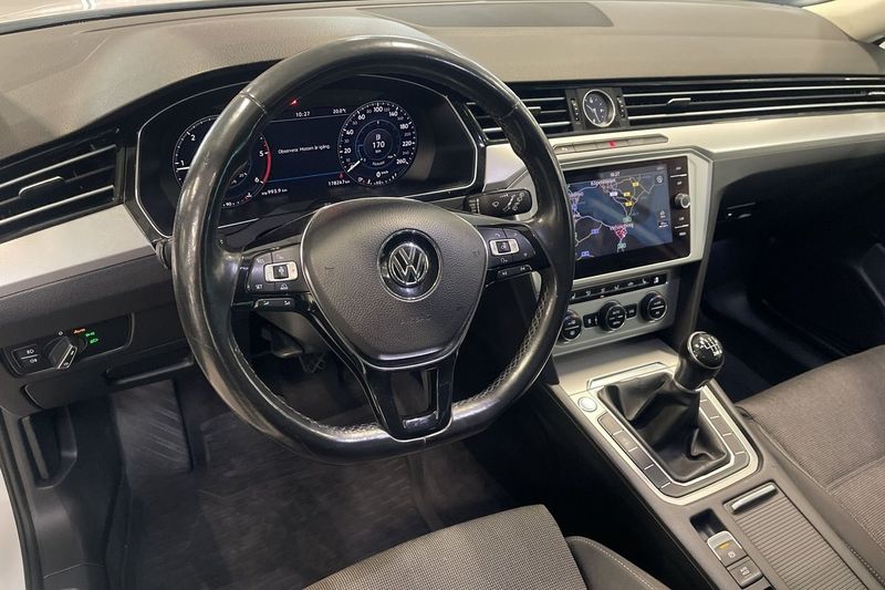 Volkswagen Passat bild 8