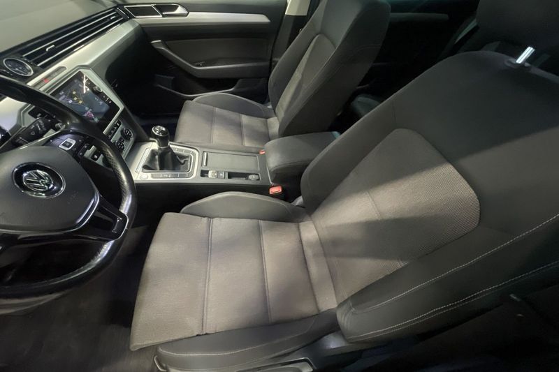 Volkswagen Passat bild 7