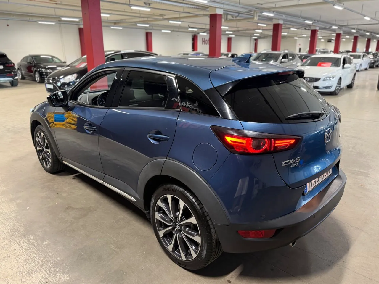 Vehicle image 6
