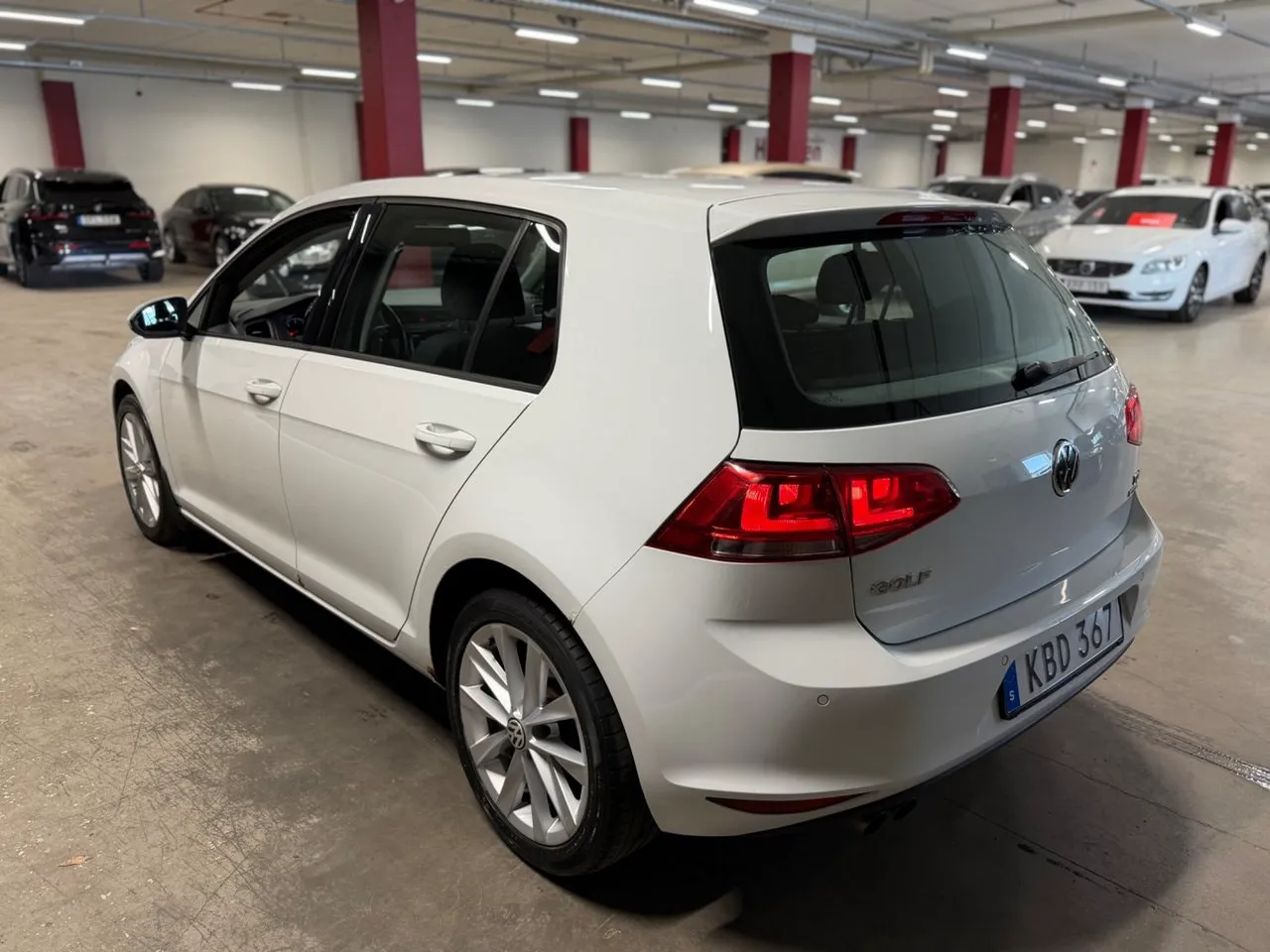 Vehicle image 4