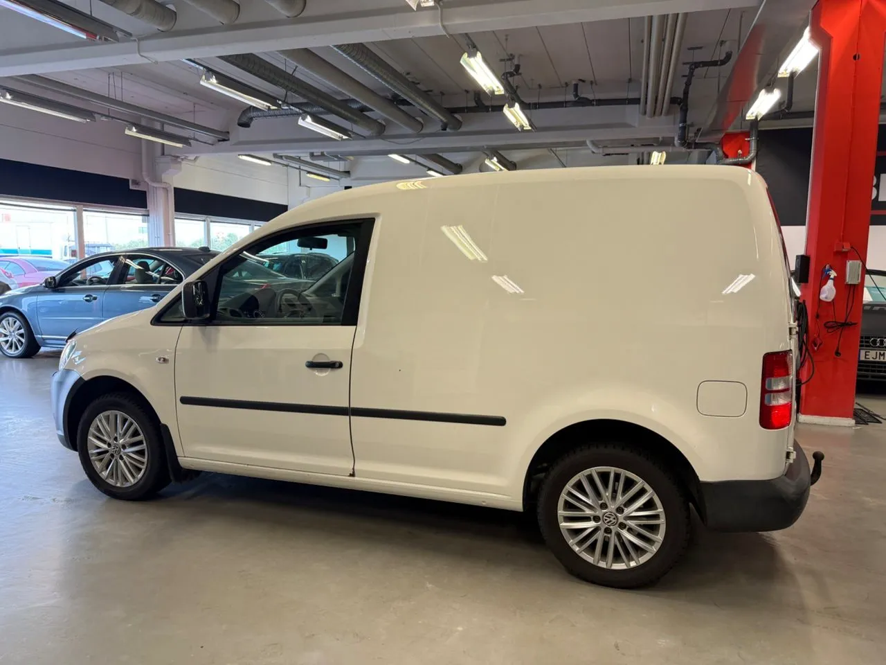 Vehicle image 6