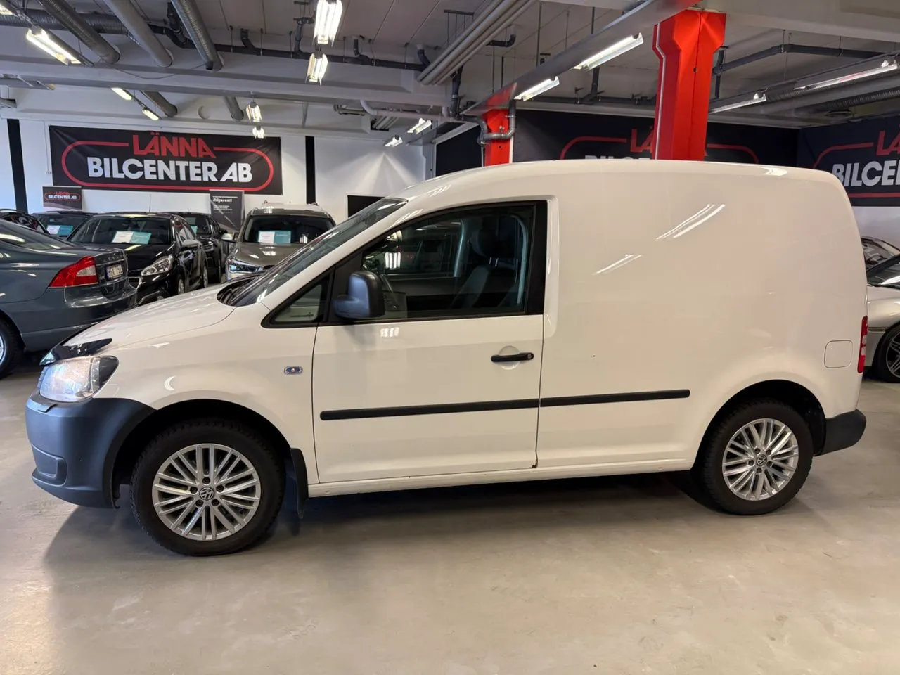Vehicle image 11