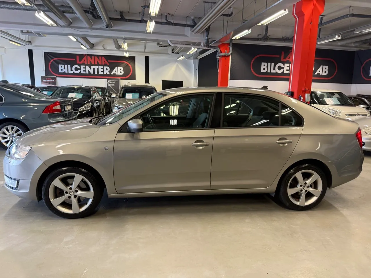 Vehicle image 8