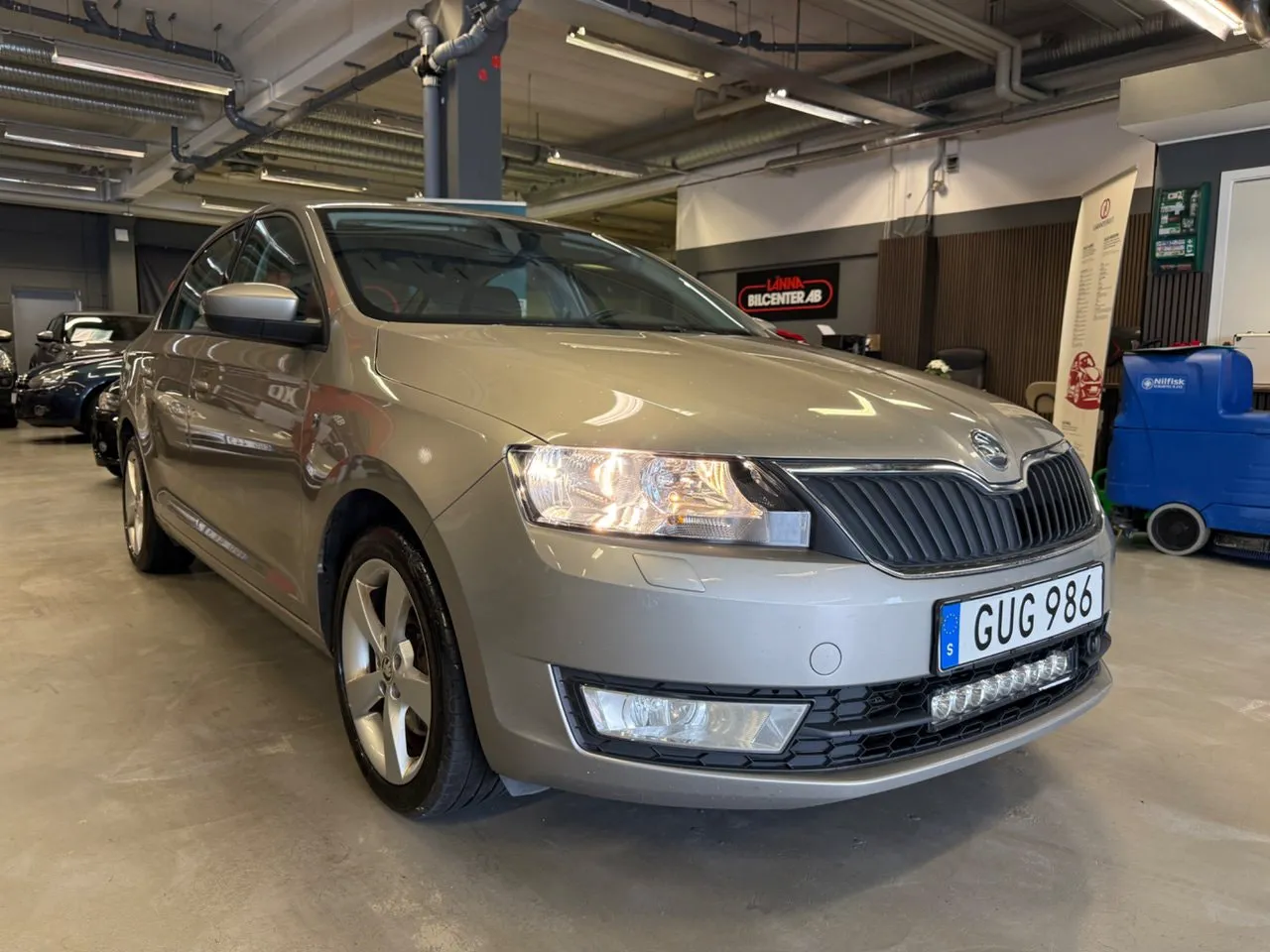 Vehicle image 3