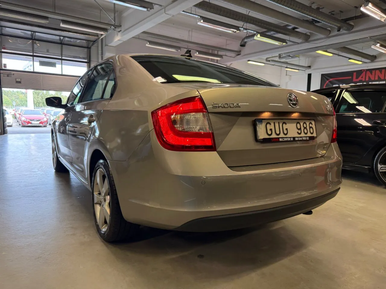 Vehicle image 6