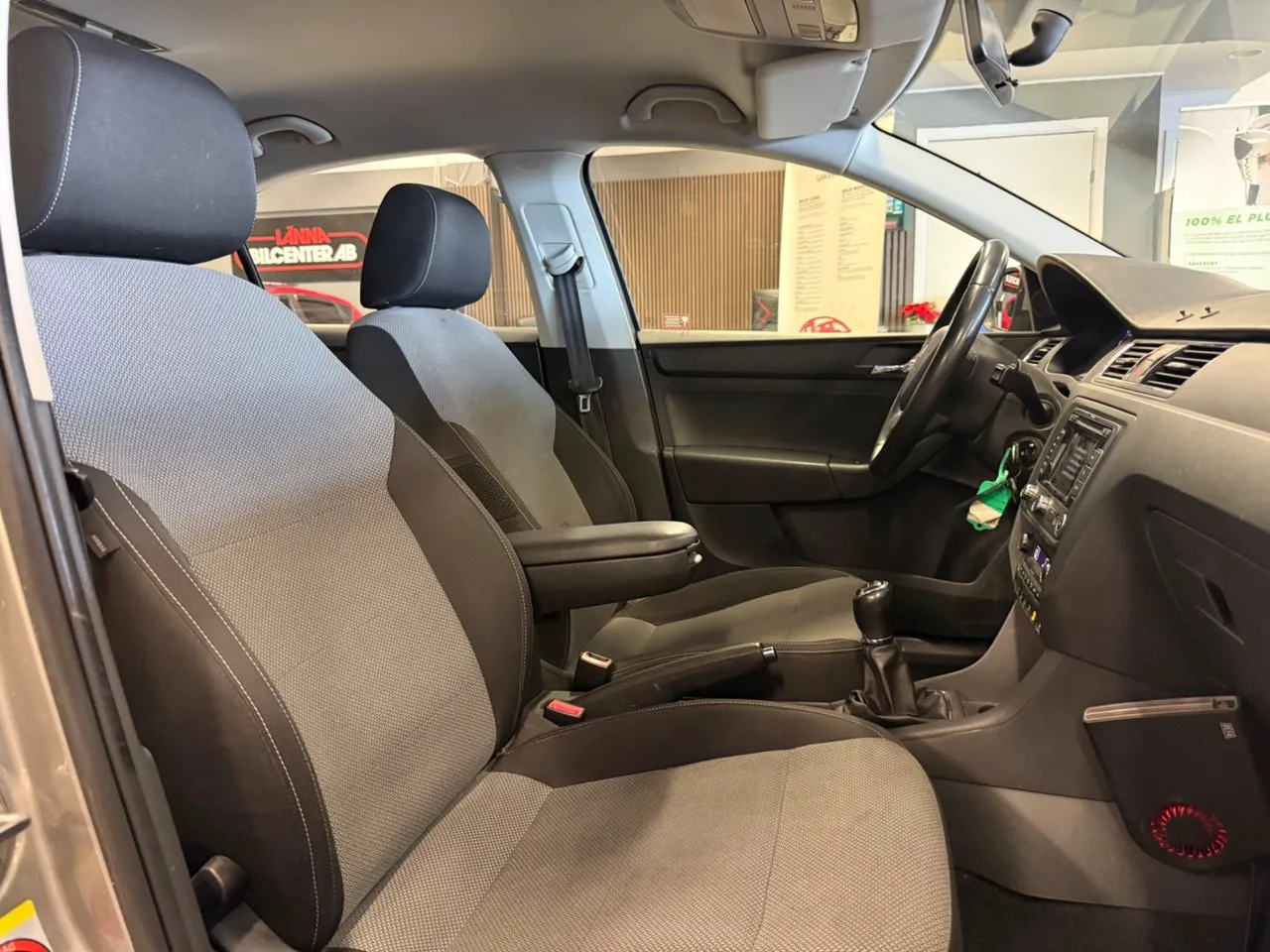 Vehicle image 21