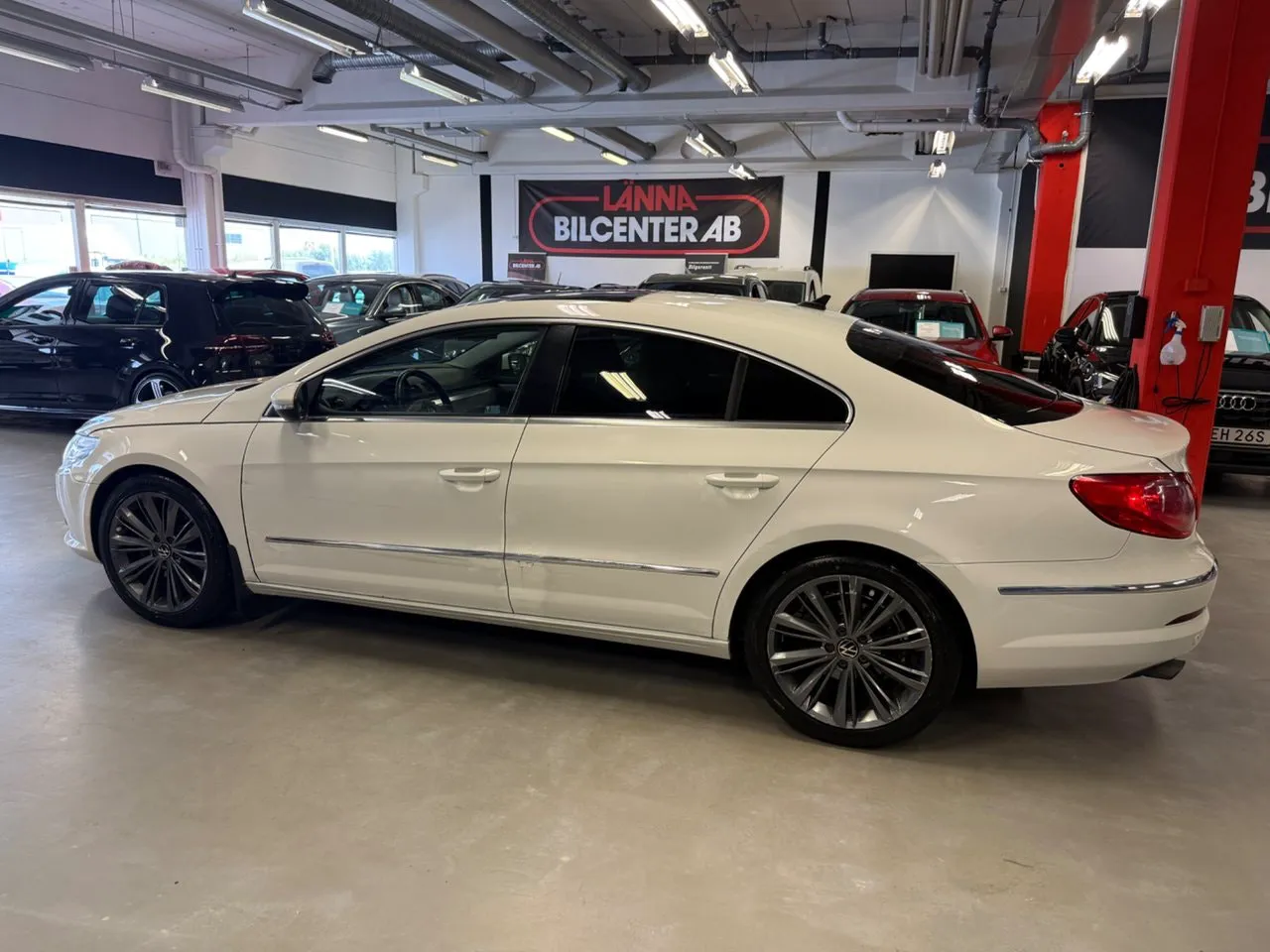 Vehicle image 6