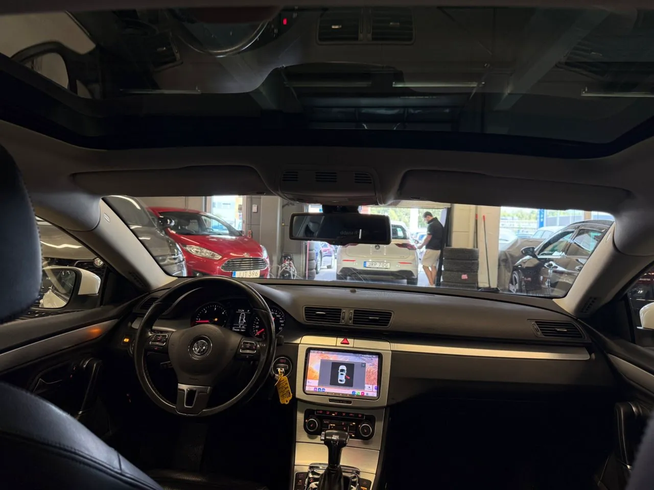 Vehicle image 19