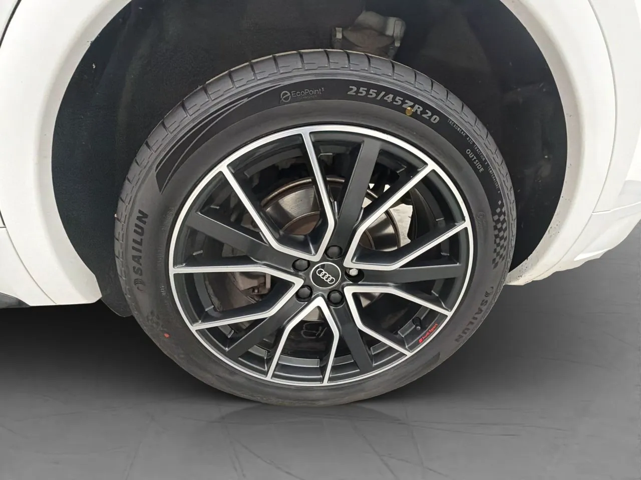 Vehicle image 32