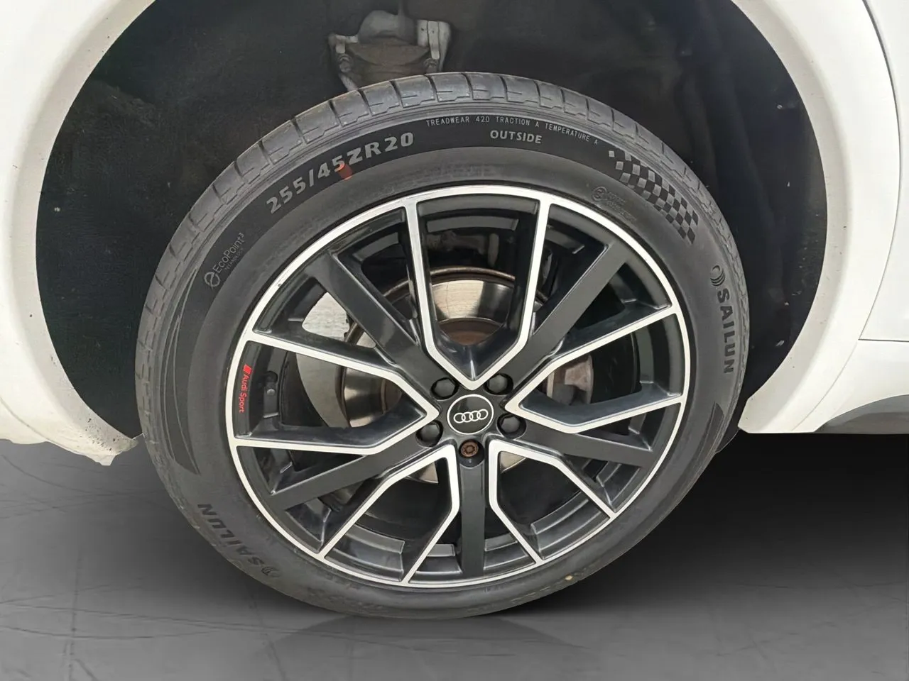 Vehicle image 33