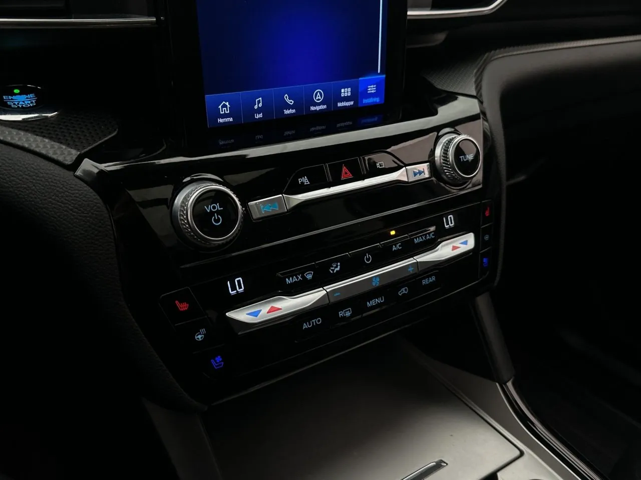 Vehicle image 32