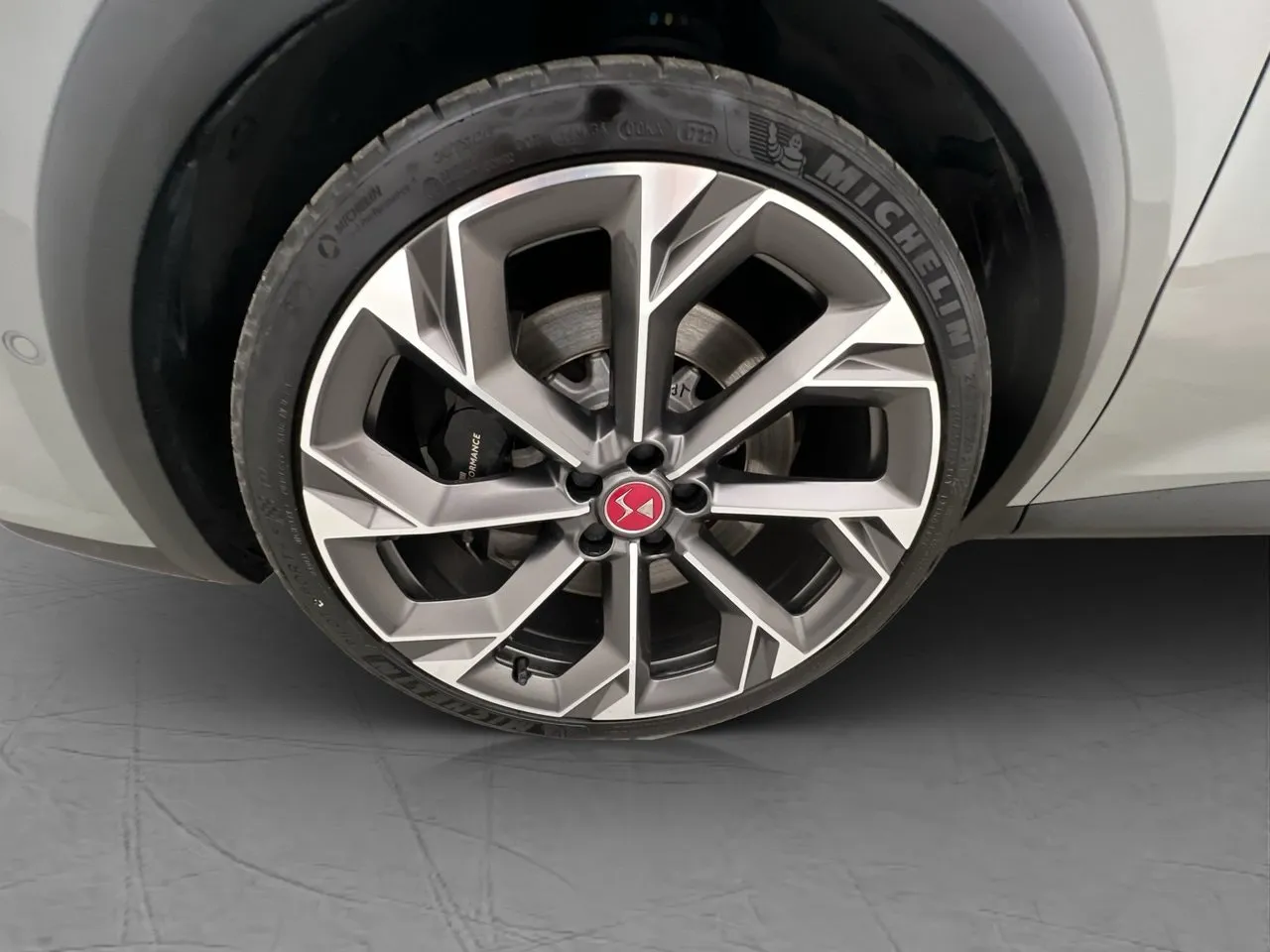 Vehicle image 31