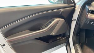 Ford Mustang Mach-E bild 12
