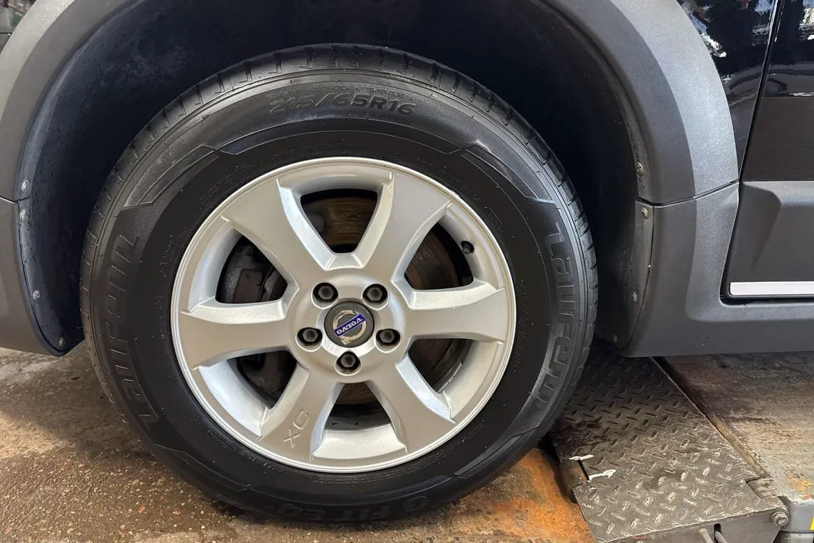 Vehicle image 8