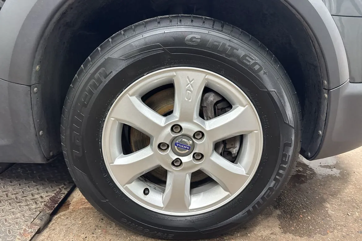 Vehicle image 11
